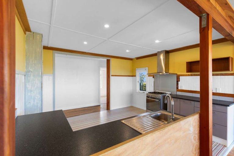 Photo of property in 157 Cornfoot Street, Castlecliff, Whanganui, 4501