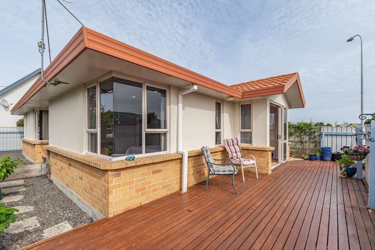 Photo of property in 12 Guildford Street, Levin, 5510
