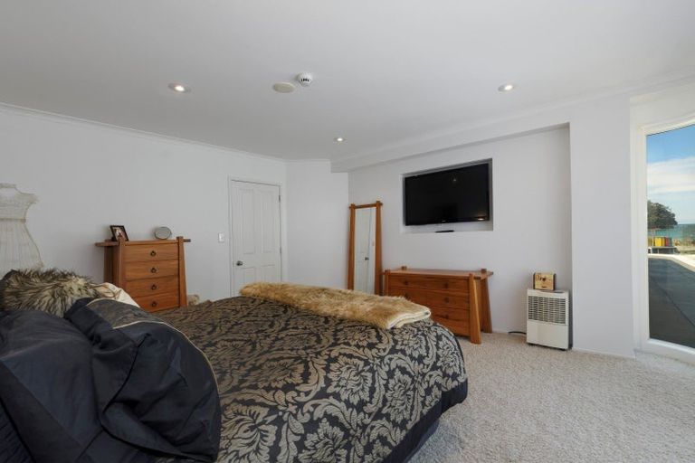 Photo of property in 3/45 Marine Parade, Mount Maunganui, 3116