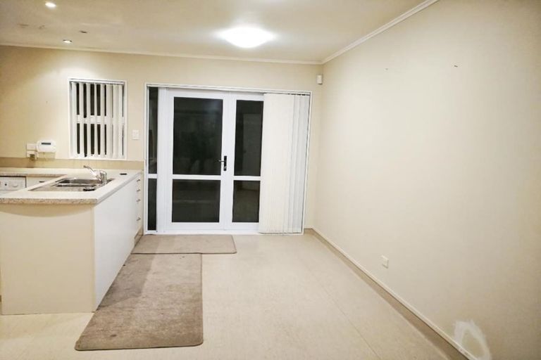 Photo of property in 26 Edwards Avenue, Henderson, Auckland, 0610
