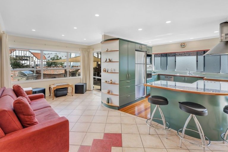 Photo of property in 9 Argo Drive, Half Moon Bay, Auckland, 2012