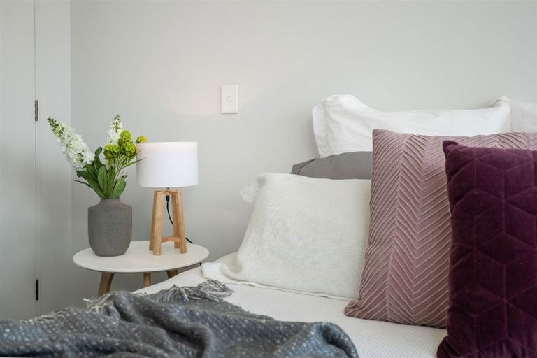 Photo of property in 54d Wynyard Crescent, Fernhill, Queenstown, 9300