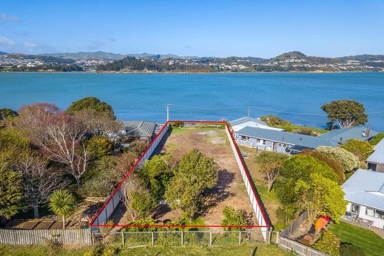 Photo of property in 19a Motukaraka Point, Pauatahanui, Porirua, 5381