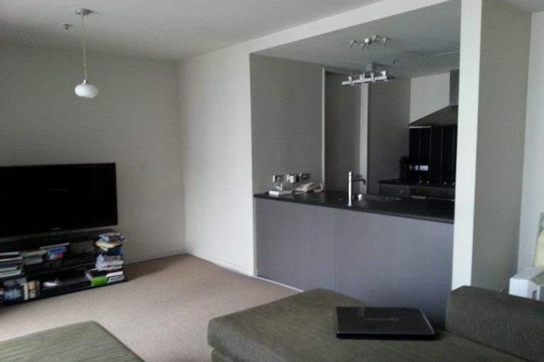 Photo of property in Montreaux Apartments, 7j/164 The Terrace, Wellington Central, Wellington, 6011