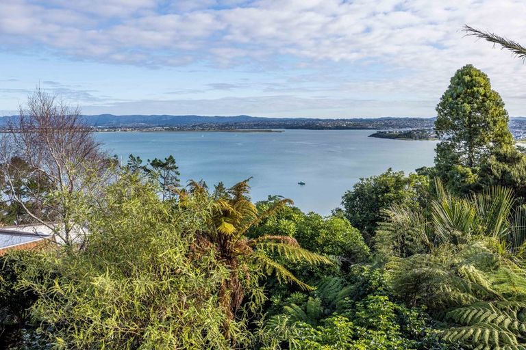 Photo of property in 2/33-35 Teal Crescent, Beach Haven, Auckland, 0626