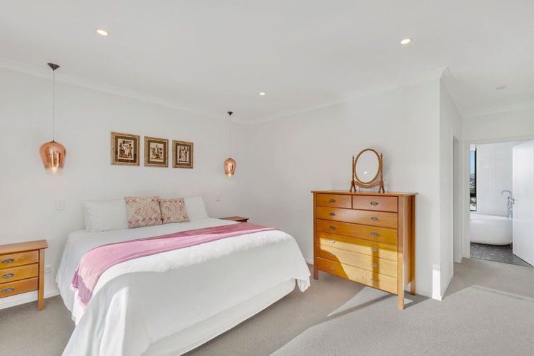 Photo of property in 8 The Track, Plimmerton, Porirua, 5026