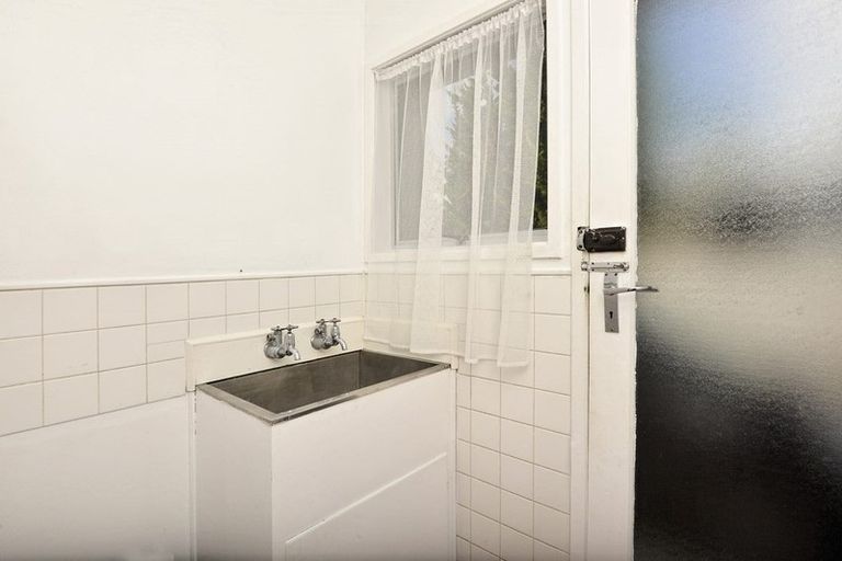 Photo of property in 60 Riverpark Crescent, Henderson, Auckland, 0610