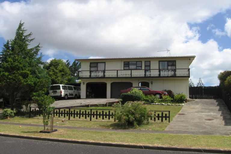 Photo of property in 16 James Walter Place, Mount Wellington, Auckland, 1060