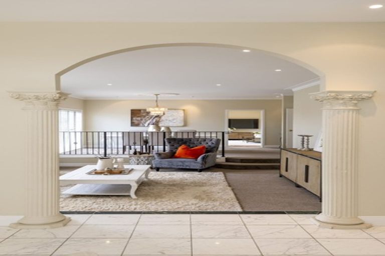 Photo of property in 1 St Elmo Rise, Shamrock Park, Auckland, 2016