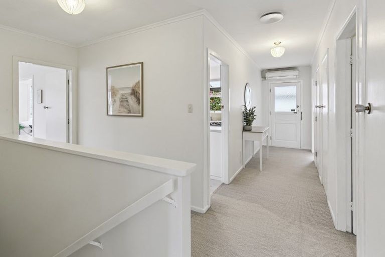 Photo of property in 17a Tawa Terrace, Tawa, Wellington, 5028