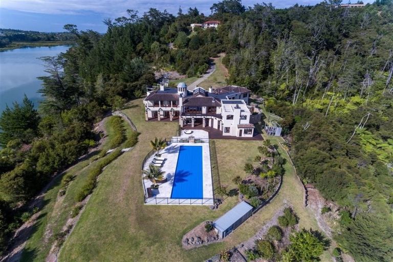 Photo of property in 249b Paremoremo Road, Lucas Heights, Auckland, 0632