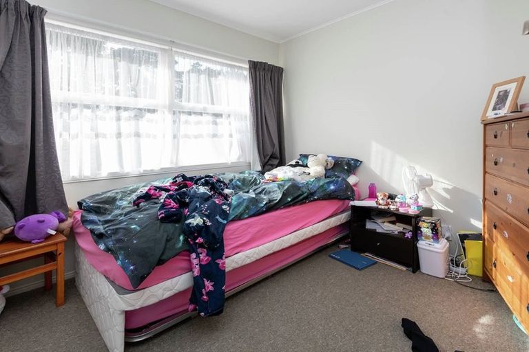 Photo of property in 55 Paparoa Road, Cockle Bay, Auckland, 2014