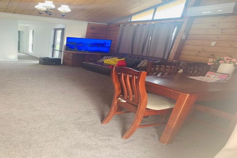 Photo of property in 5 Pinehurst Place, Wattle Downs, Auckland, 2103