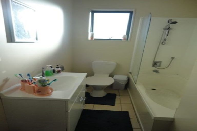 Photo of property in 36 Woodbank Drive, Glen Eden, Auckland, 0602