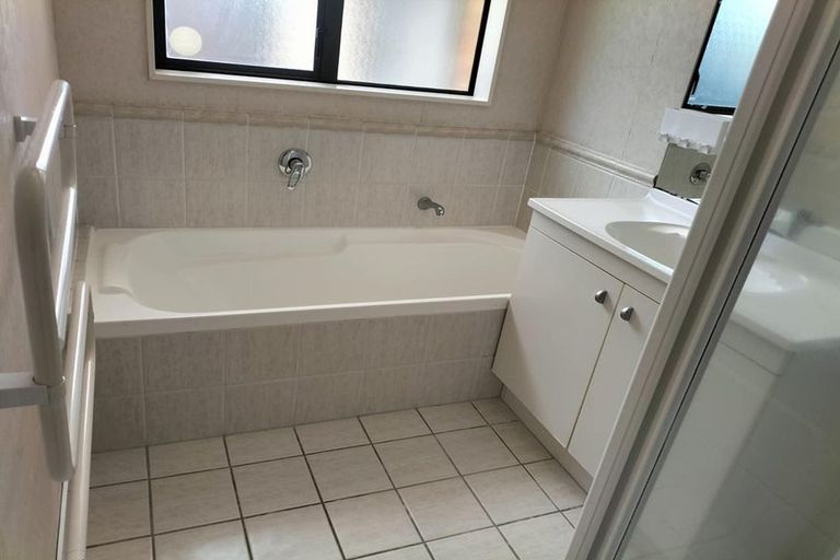 Photo of property in 13 Riplington Road, Huntington Park, Auckland, 2013