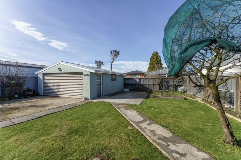 Photo of property in 17 Oriana Crescent, Hornby, Christchurch, 8042