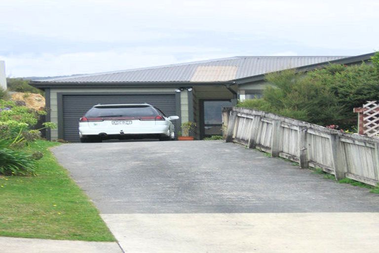 Photo of property in 20a Mount Marua Drive, Timberlea, Upper Hutt, 5018