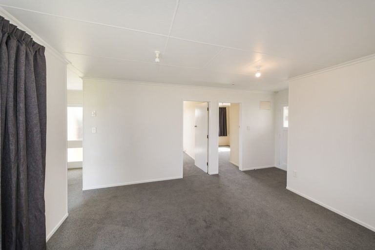 Photo of property in 8 Robinson Crescent, Westbrook, Palmerston North, 4412