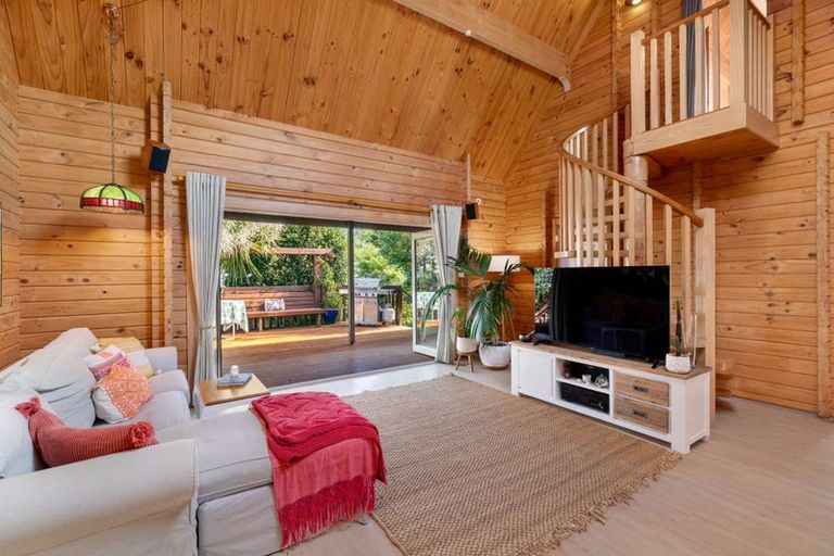 Photo of property in 64 Seabrook Avenue, New Lynn, Auckland, 0600