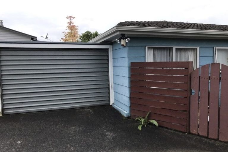 Photo of property in 2/116 Seabrook Avenue, New Lynn, Auckland, 0600