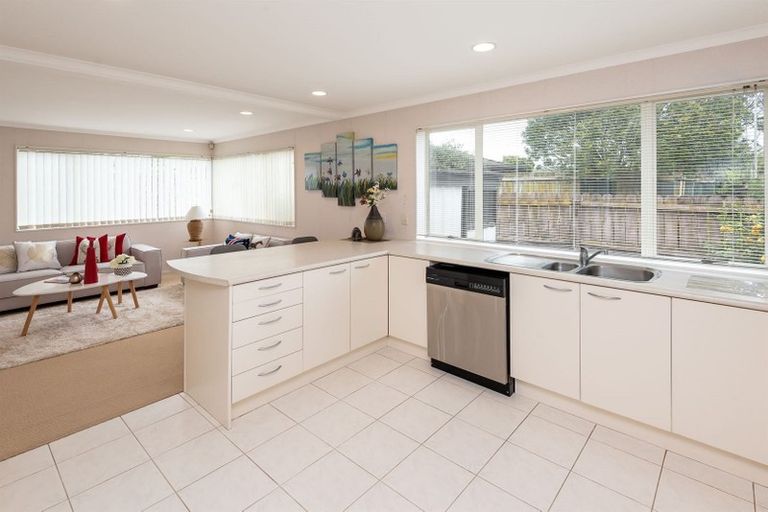 Photo of property in 2/16c Edendale Road, Somerville, Auckland, 2014