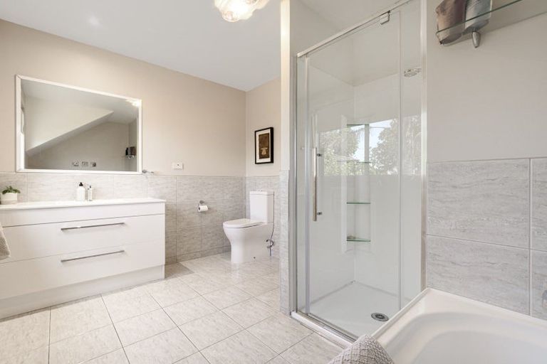 Photo of property in 228b Welcome Bay Road, Welcome Bay, Tauranga, 3112