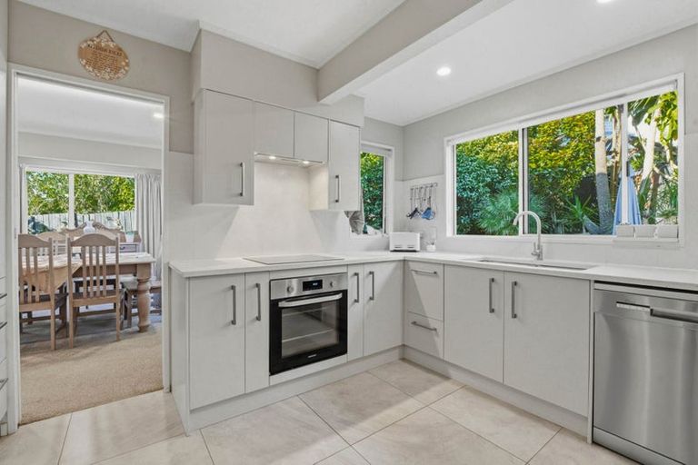 Photo of property in 5 Summerfield Lane, Albany, Auckland, 0632