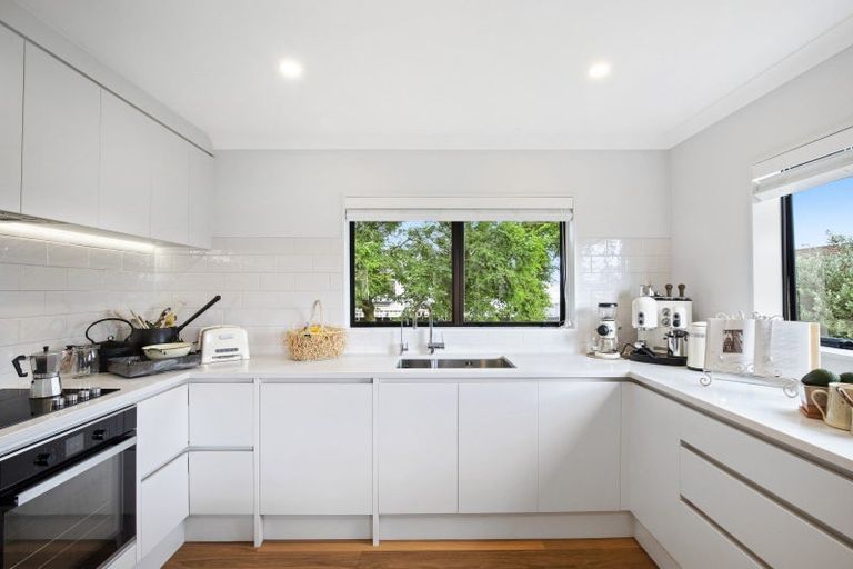 Photo of property in 36 Edgewater Parade, Waiuku, 2123