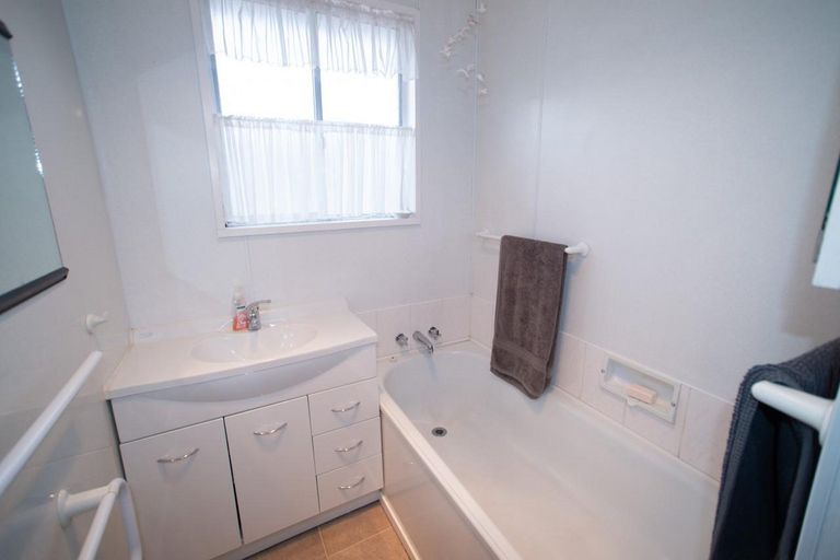 Photo of property in 61 Dunstan Road, Alexandra, 9320