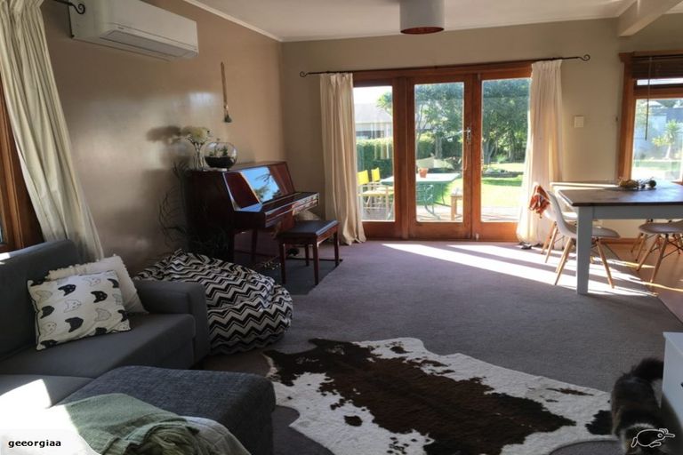 Photo of property in 4 Gordon Street, Glen Avon, New Plymouth, 4312