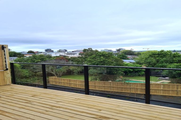 Photo of property in 8/14 Ruakiwi Road, Hamilton Lake, Hamilton, 3204