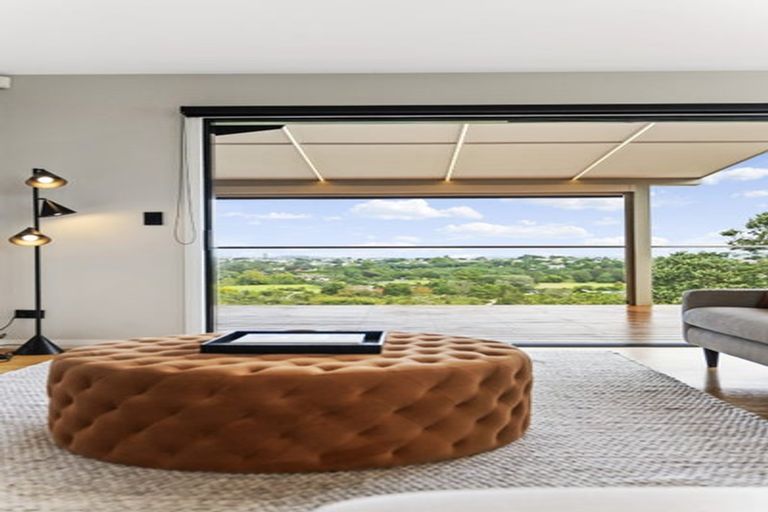 Photo of property in 99 Exmouth Road, Northcote, Auckland, 0627