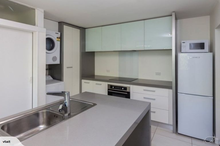 Photo of property in 94b Aikmans Road, Merivale, Christchurch, 8014