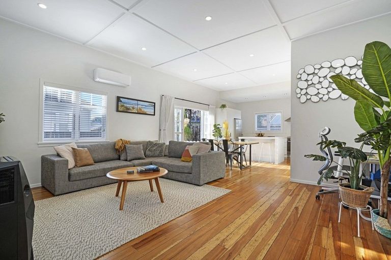 Photo of property in 8a Bains Avenue, Hamilton East, Hamilton, 3216