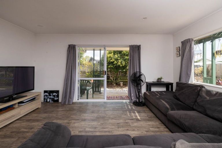 Photo of property in 11b Lyn Grove, Papamoa Beach, Papamoa, 3118