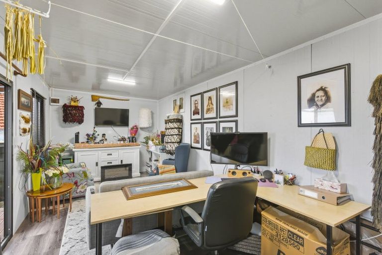 Photo of property in 127 Winchester Street, Levin, 5510