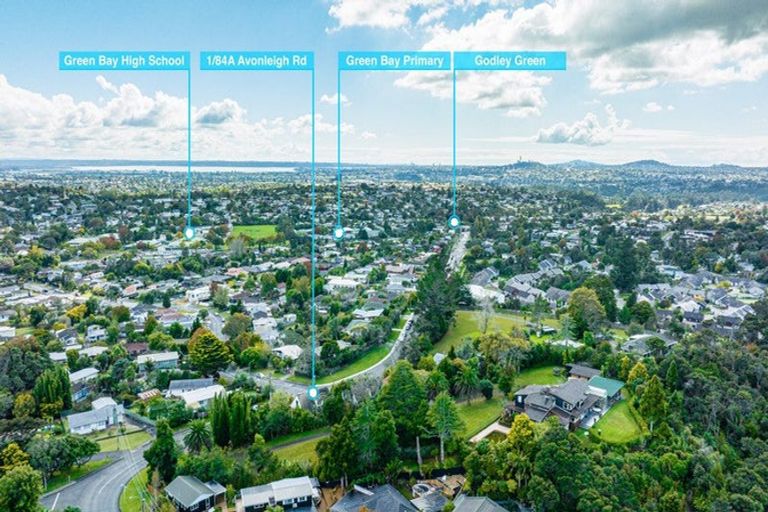 Photo of property in 2/84a Avonleigh Road, Green Bay, Auckland, 0604