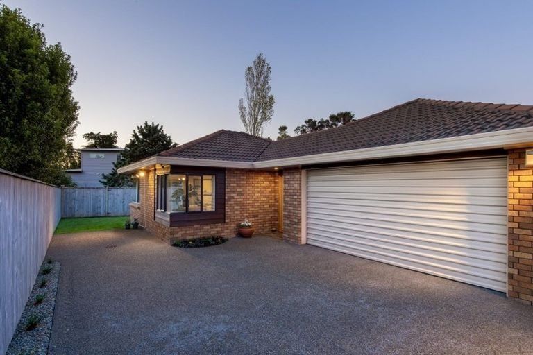 Photo of property in 4/12 Stratford Avenue, Milford, Auckland, 0620