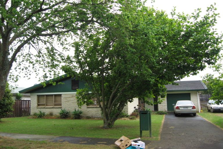 Photo of property in 9 Balgowan Terrace, Conifer Grove, Takanini, 2112