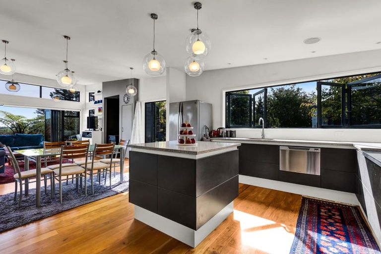 Photo of property in 10 Allan Road, Burgess Park, New Plymouth, 4371