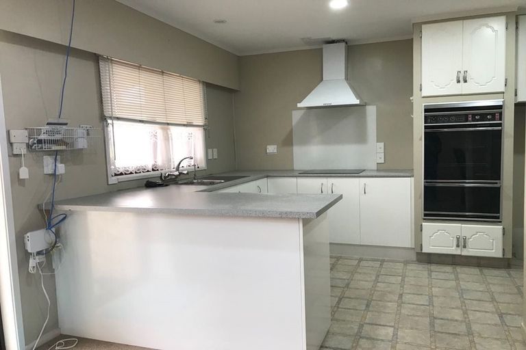 Photo of property in 2/35 Derrimore Heights, Clover Park, Auckland, 2019