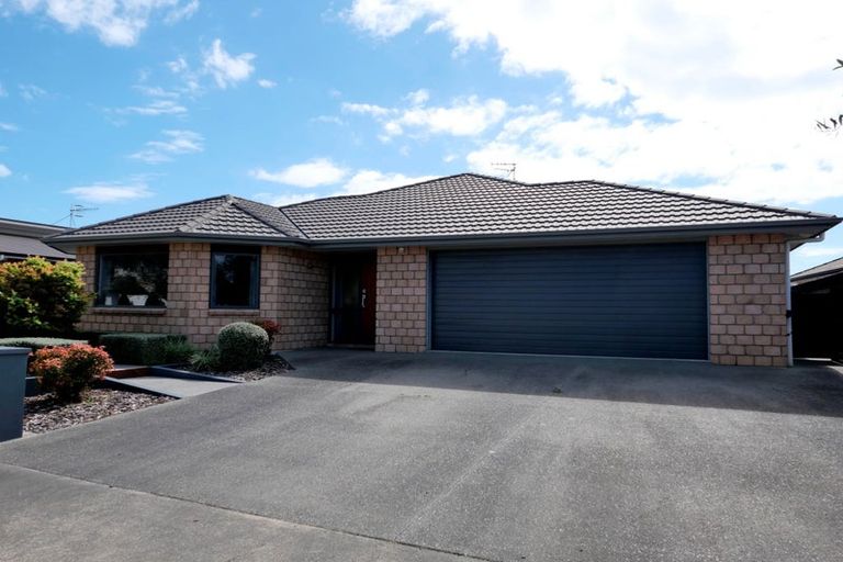 Photo of property in 6 Trusham Court, Paraparaumu, 5032