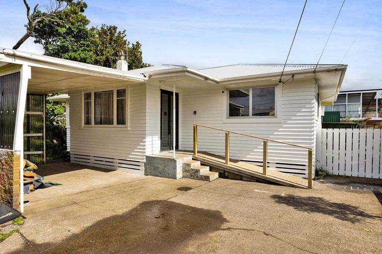Photo of property in 2 Denby Road, Hawera, 4610