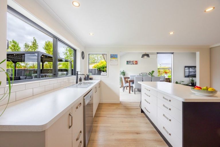 Photo of property in 19 Francis Drake Street, Waipukurau, 4200