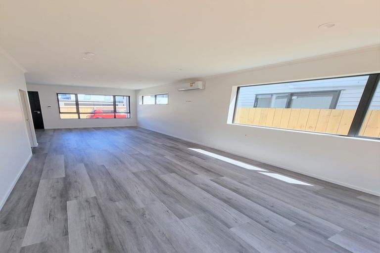 Photo of property in 2/32 Alfriston Road, Manurewa East, Auckland, 2102