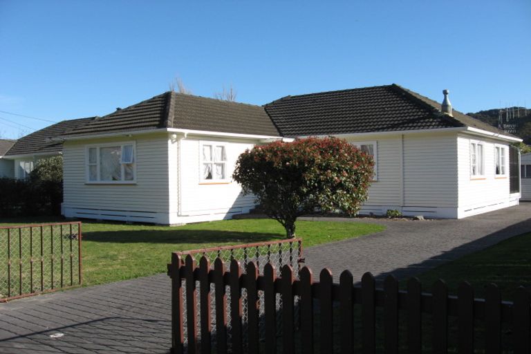 Photo of property in 25 Bull Avenue, Wainuiomata, Lower Hutt, 5014