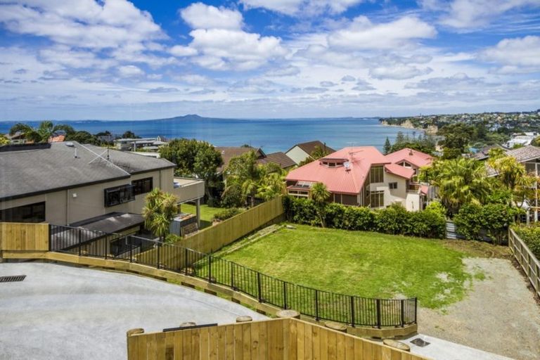 Photo of property in 13a Ridge Road, Waiake, Auckland, 0630