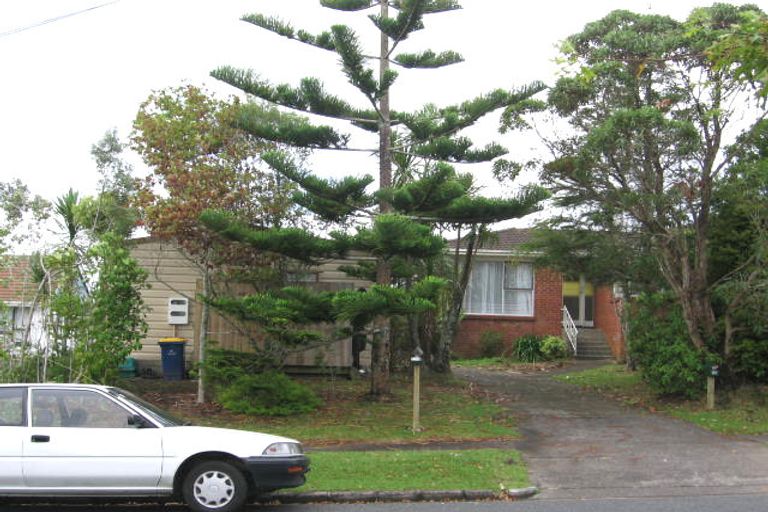 Photo of property in 112 Woodglen Road, Glen Eden, Auckland, 0602