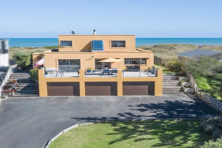 Photo of property in 53 Rua Avenue, Waitarere Beach, Levin, 5510