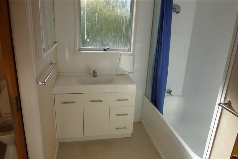 Photo of property in 3 Waari Avenue, Sunnyvale, Auckland, 0612